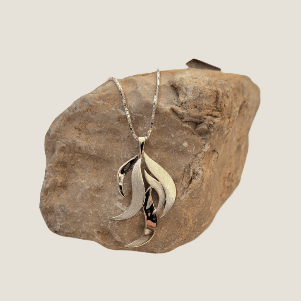 'Hineni' Burning Bush Necklace | Silver