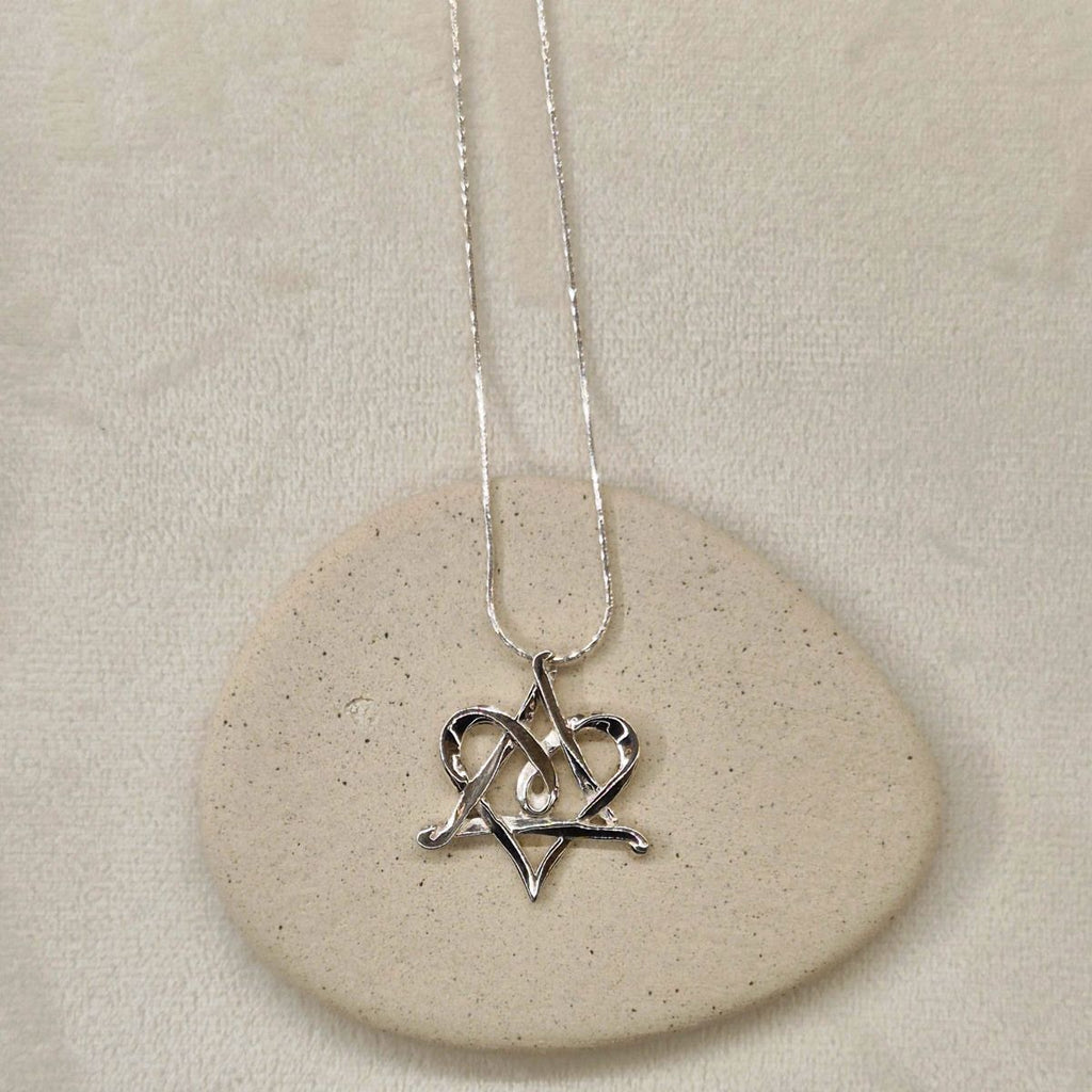 Magen David with Heart - Star Of David Necklace | Silver