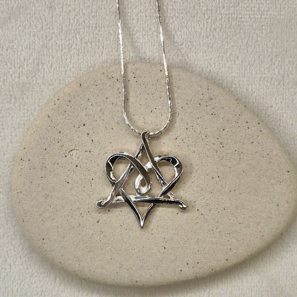 Magen David with Heart - Star Of David Necklace | Silver